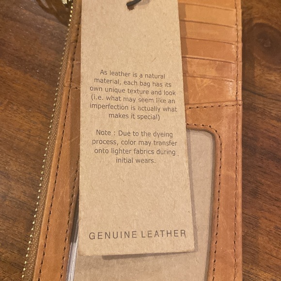 Margot wristlet - Picture 9 of 9